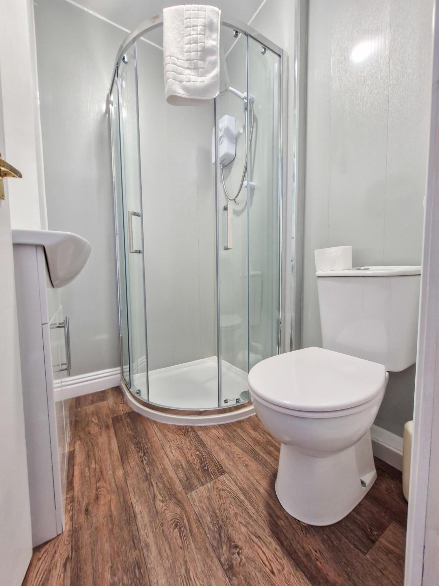 Wharton Arms Hotel Skelton  Bagian luar foto